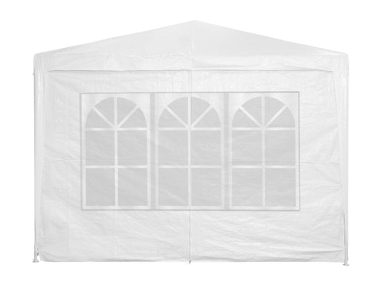 Tente de réception blanche avec fenêtres cintrées, isolée sur fond blanc.