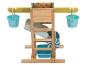 Un ensemble de jeu en bois avec des seaux, un toboggan et un moulin.
