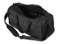Sac de sport noir avec bandoulière et plusieurs poches.