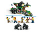 Figurines LEGO et gorilles dans un environnement de jungle.