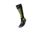 Chaussettes de sport noires avec rayures jaunes et bleues et bout gris
