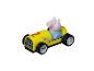 Une voiture de course jaune avec George Pig de Peppa Pig.