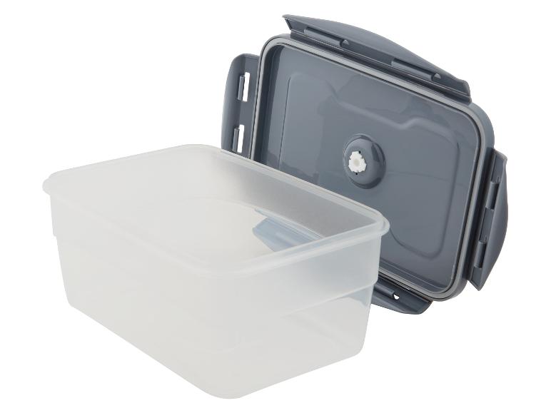 Boîte repas en plastique avec couvercle gris.