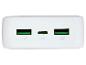 Un chargeur blanc avec deux ports USB et une prise PD.