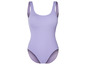 Un maillot de bain violet à texture côtelée.
