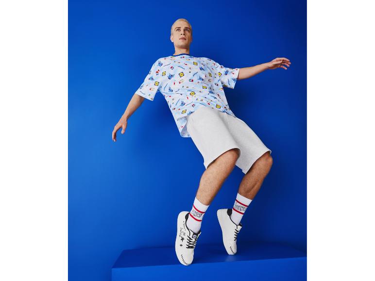 T-shirt et shorts Lidl, baskets et chaussettes.