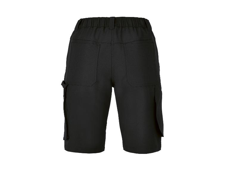 Shorts cargo noirs avec taille élastique.