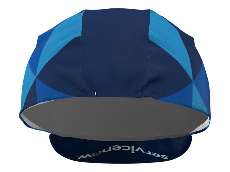 Casquette de cyclisme dans les tons de bleu avec texte sur la visière.