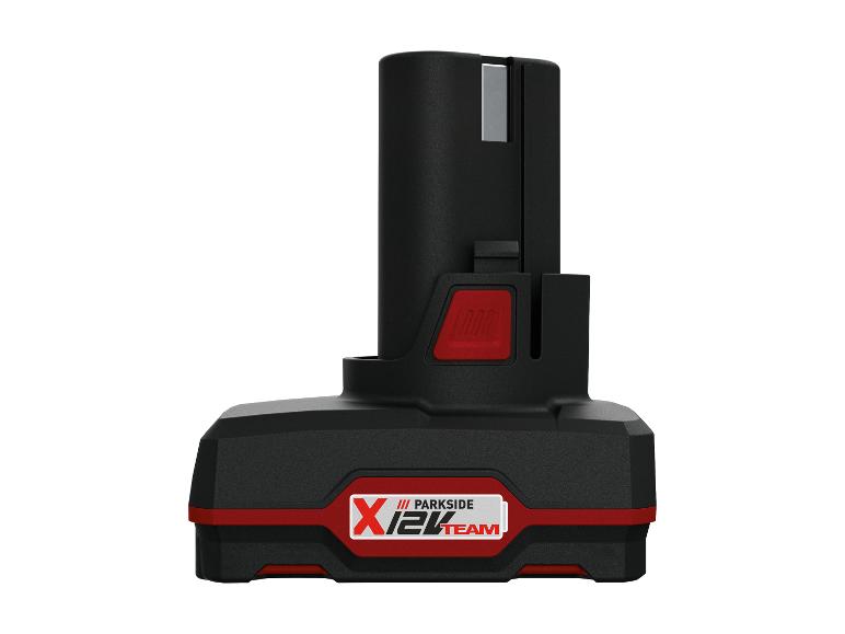 Batterie noire avec des détails rouges et l'inscription « X 12V TEAM ».