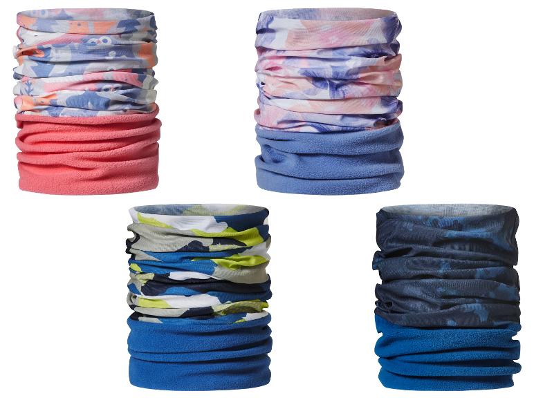 Quatre tours de cou colorés avec doublure polaire et motifs variés.