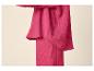 Tissu en mousseline rose fuchsia avec plis subtils