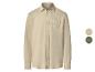 Chemise homme à manches longues de couleur beige avec poche poitrine.