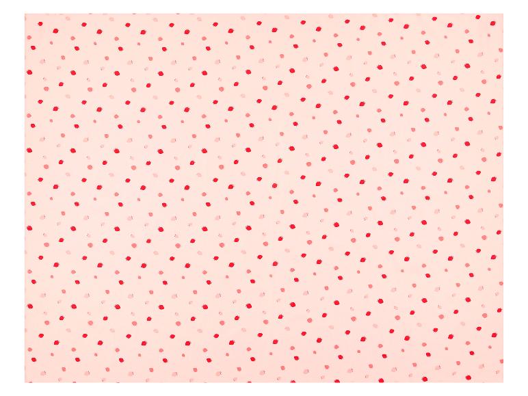 Fond rose avec un motif de fraises rouges et rose clair.