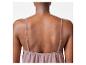 Vue arrière d'une camisole mauve.
