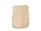 Gilet moelleux de couleur crème sur fond blanc