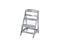 Chaise haute réglable en bois gris pour enfants.
