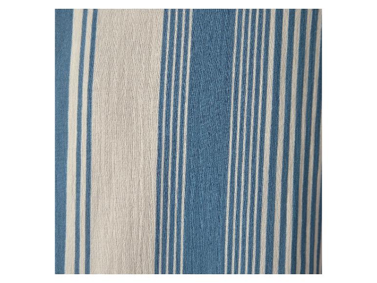 Tissu rayé bleu et beige clair.