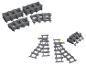Ensemble de rails LEGO avec des sections droites et courbes.
