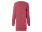 Une robe pull rose oversize.