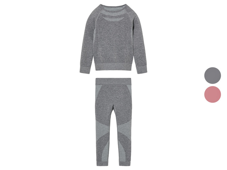 Un ensemble de sport gris avec un haut à manches longues et un legging.