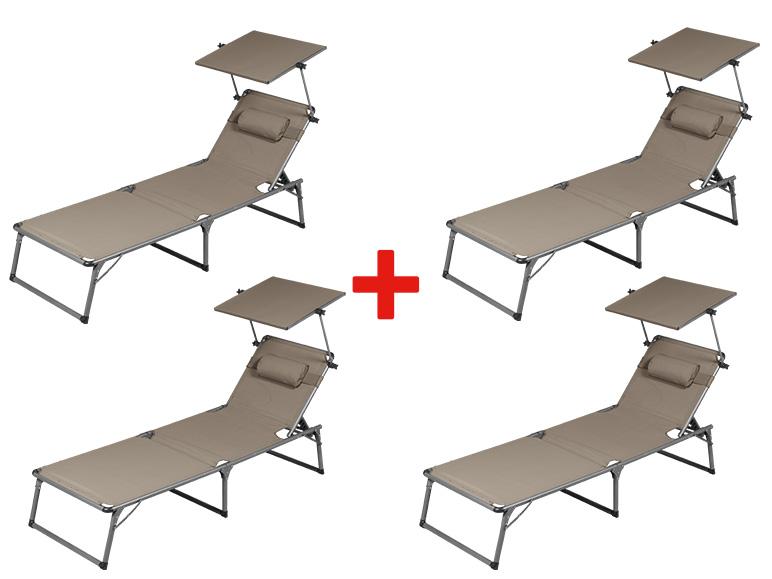 Deux chaises longues pliantes avec parasol inclus.