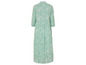 Une robe verte à imprimé.