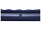 Un matelas pneumatique bleu avec une valve.