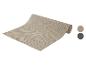 Sets de table en rouleau, beige et gris foncé.