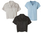 Chemises beiges, noires et bleues à manches courtes.