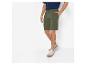 Shorts et baskets décontractés pour homme.