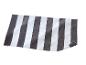 Serviette de plage rayée gris et blanc.