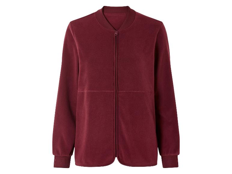 Une veste en polaire bordeaux avec fermeture éclair.
