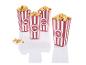 Trois gobelets pleins de pop-corn avec des rayures rouges et blanches.