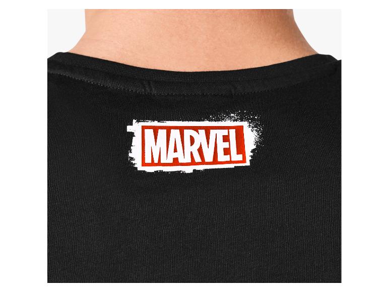 Dos d'un t-shirt noir avec un logo Marvel blanc et rouge