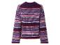 Un pull rayé violet à manches longues.