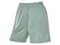 Un short de sport Hummel vert clair.