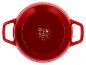 Cocotte ronde rouge avec deux poignées, vue de dessus