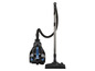 Un aspirateur noir avec un tube télescopique argenté.
