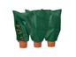 Trois housses de protection vertes pour plantes en pot