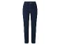 Jean slim bleu foncé pour femme avec surpiqûres contrastées.