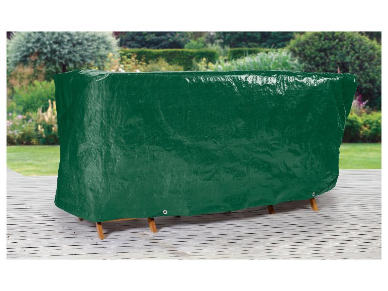 Housse de protection verte pour mobilier de jardin.