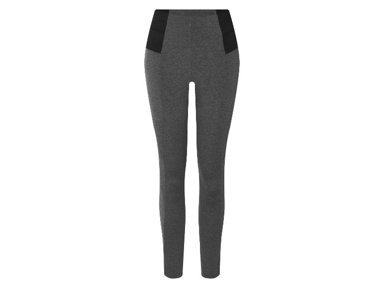 Leggings gris avec des détails noirs.