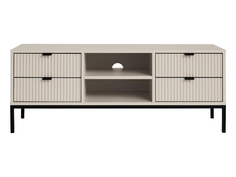 Meuble TV beige clair avec tiroirs cannelés, poignées et pieds noirs.