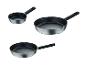 Trois poêles à revêtement antiadhésif.