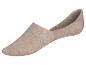 Chaussettes invisibles beige clair, style minimaliste.