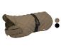 Manteau matelassé pour chien de couleur kaki avec sangle réglable et boucle.