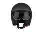 Un casque de moto noir avec une visière.