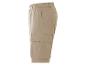 Shorts cargo beiges à poches multiples.