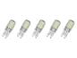 Cinq ampoules LED avec culot G9, sur fond blanc.
