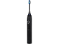 Brosse à dents électrique noire avec poils bleus, blancs et verts, avec bouton marche/arrêt.
